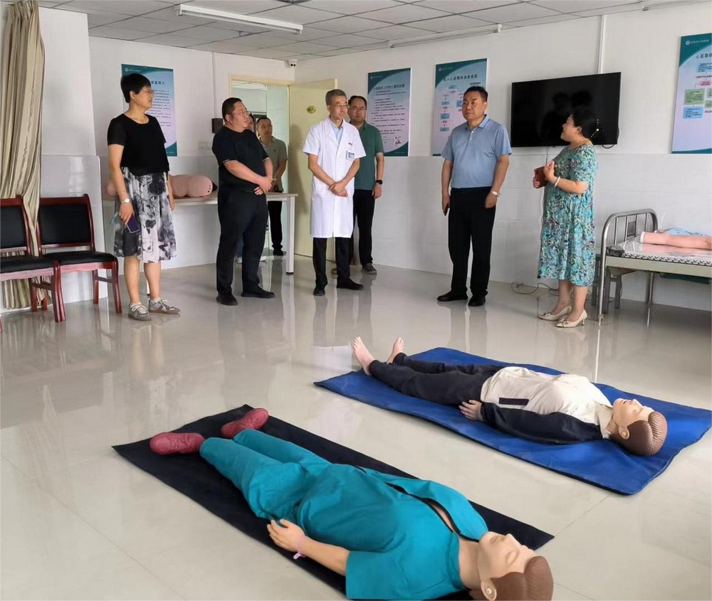 1692241953834061716.jpg 4.参观医院实训基地_调整大小.jpg