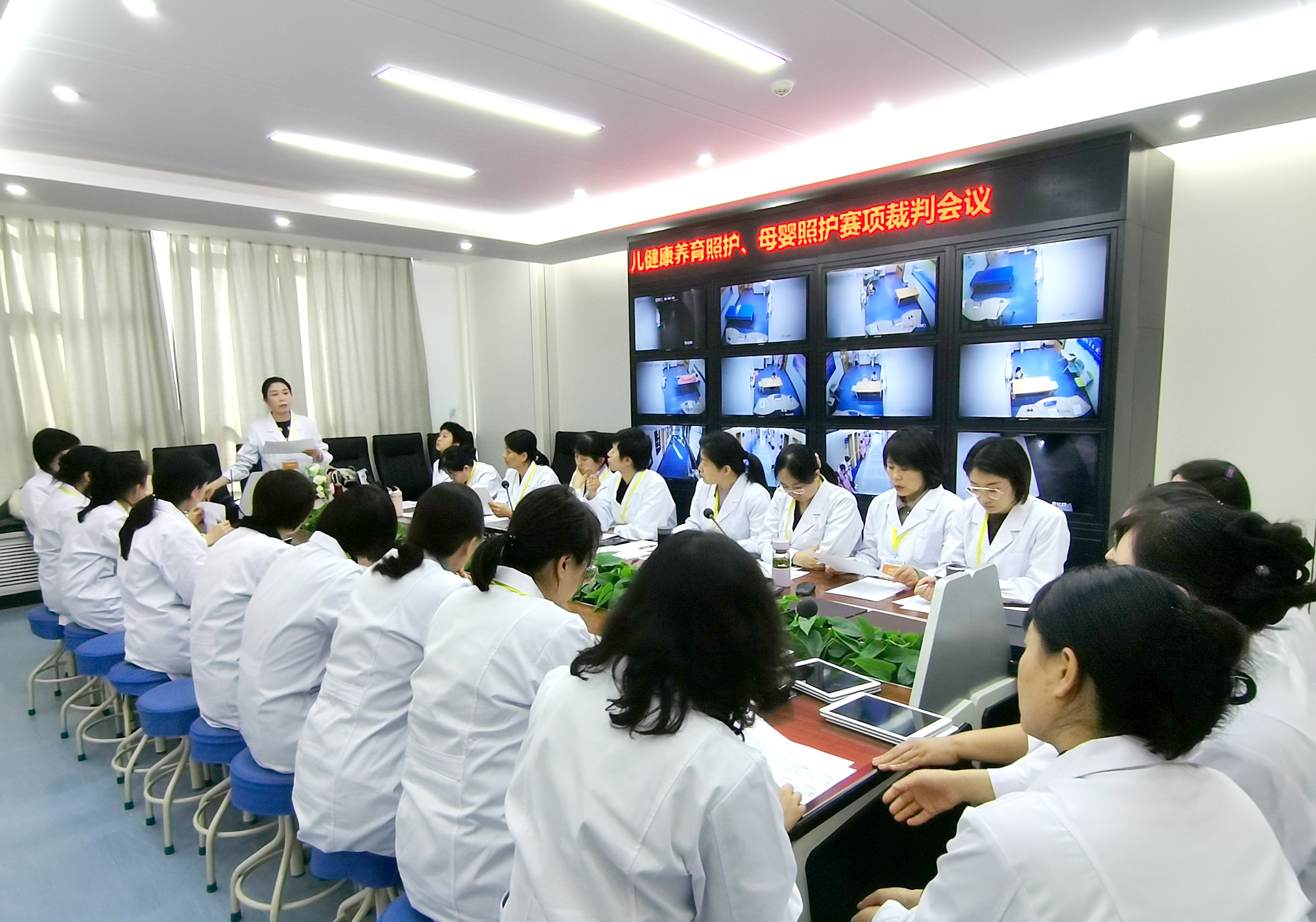 1704887787759033290.jpg 240110-2024全省职业院校技能大赛婴幼儿健康养育照护、母婴照护裁判会 (15).jpg